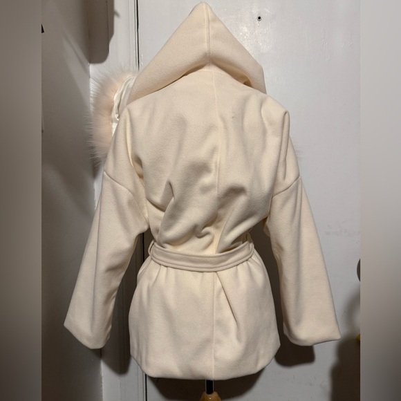 Off White Winter Belted 3/4 Length Coat With Fur Hood M - Picture 9 of 9